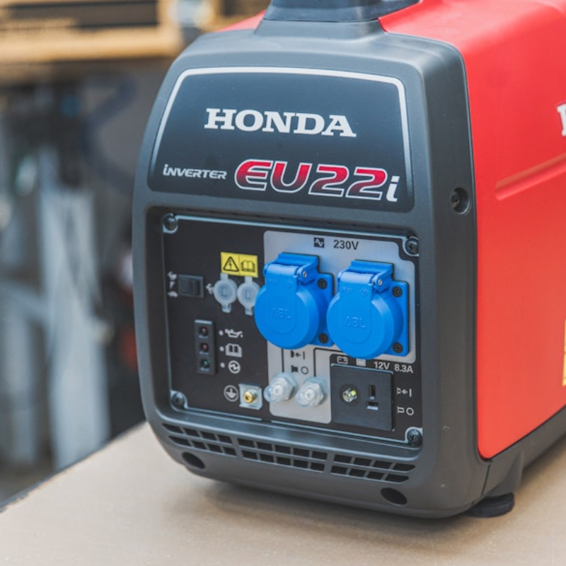 Profesionálna kufríková elektrocentrála EU 22i HONDA - 2,2 kW, 2x230V