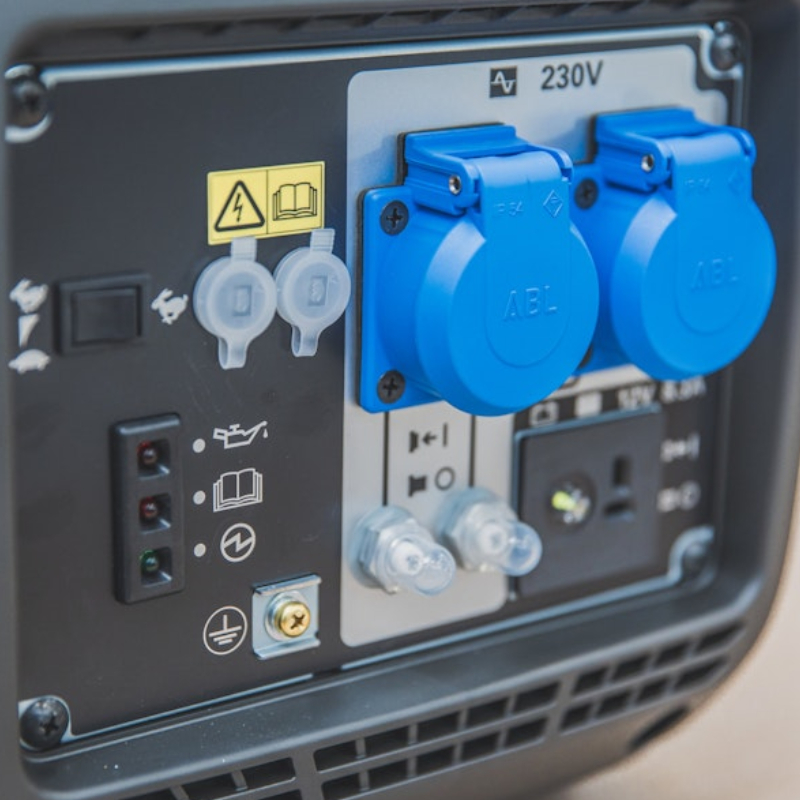 Profesionálna kufríková elektrocentrála EU 22i HONDA - 2,2 kW, 2x230V