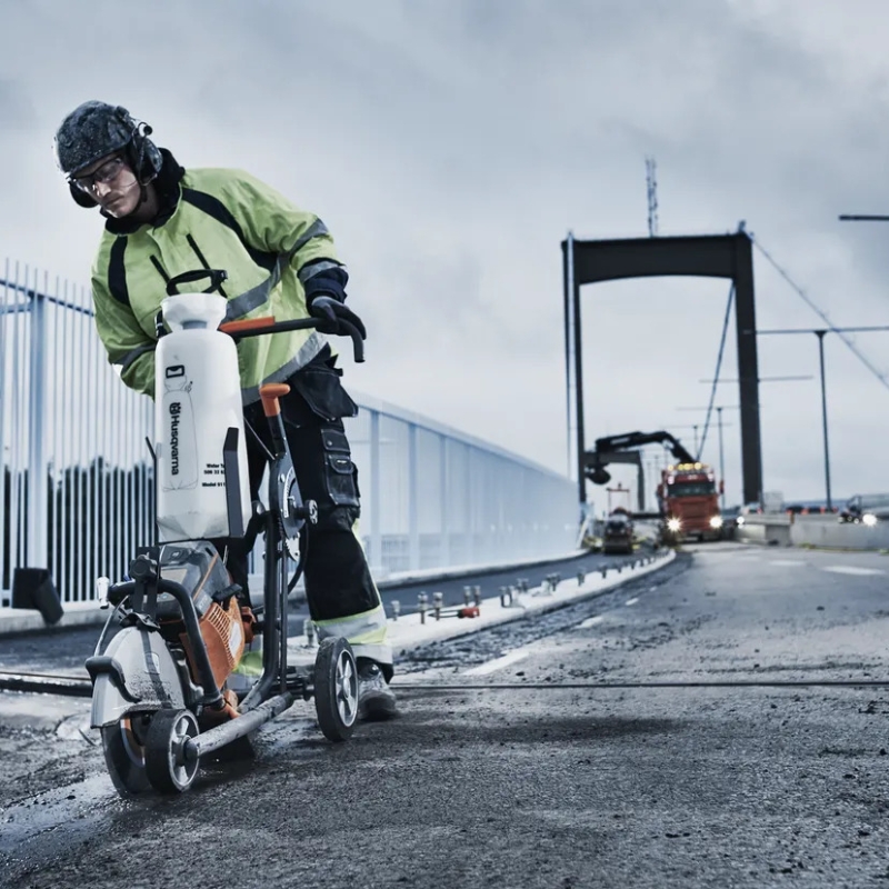 Rozbrúsovacia pila K770 Husqvarna - ? 300 mm (12") vrátane diamantového kotúča