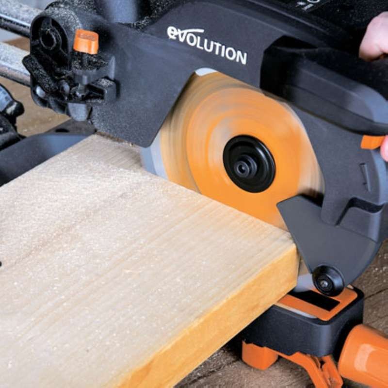 Multifunkčná pokosová pila R210SMS-300+ EVOLUTION - ? 210 mm, 1500W